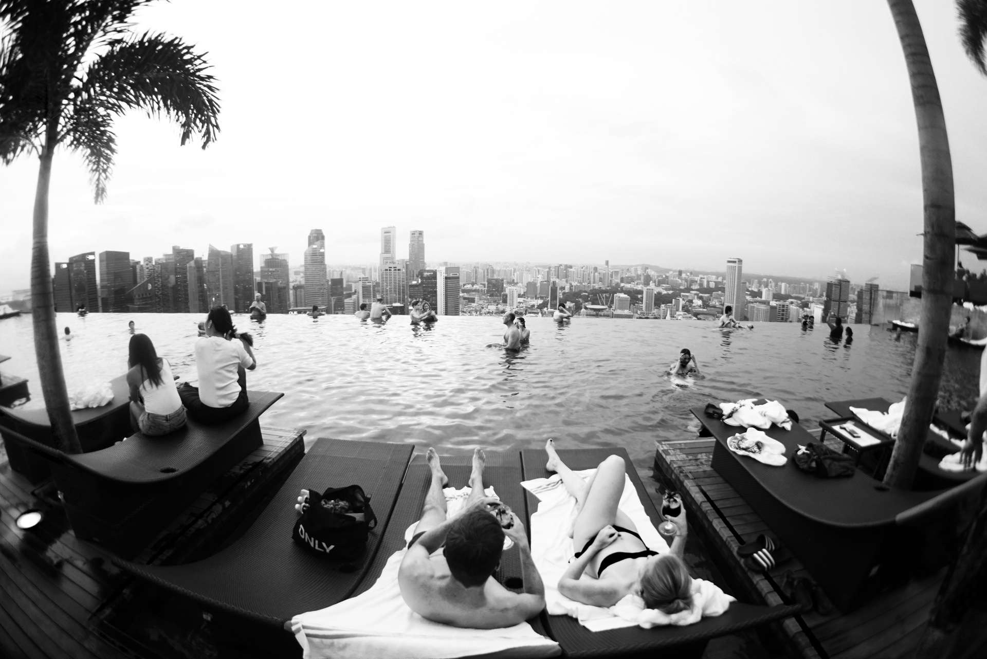 СИНГАПУР. Бассейн в Marina Bay Sands Hotel